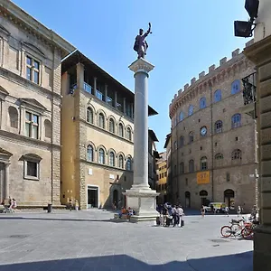 Tornabuoni Apartment In Central Florence Florencia
