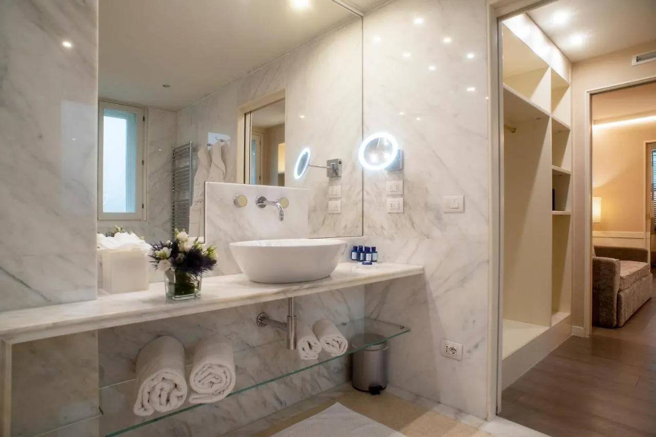 Ponte Vecchio Suites & Spa Florence